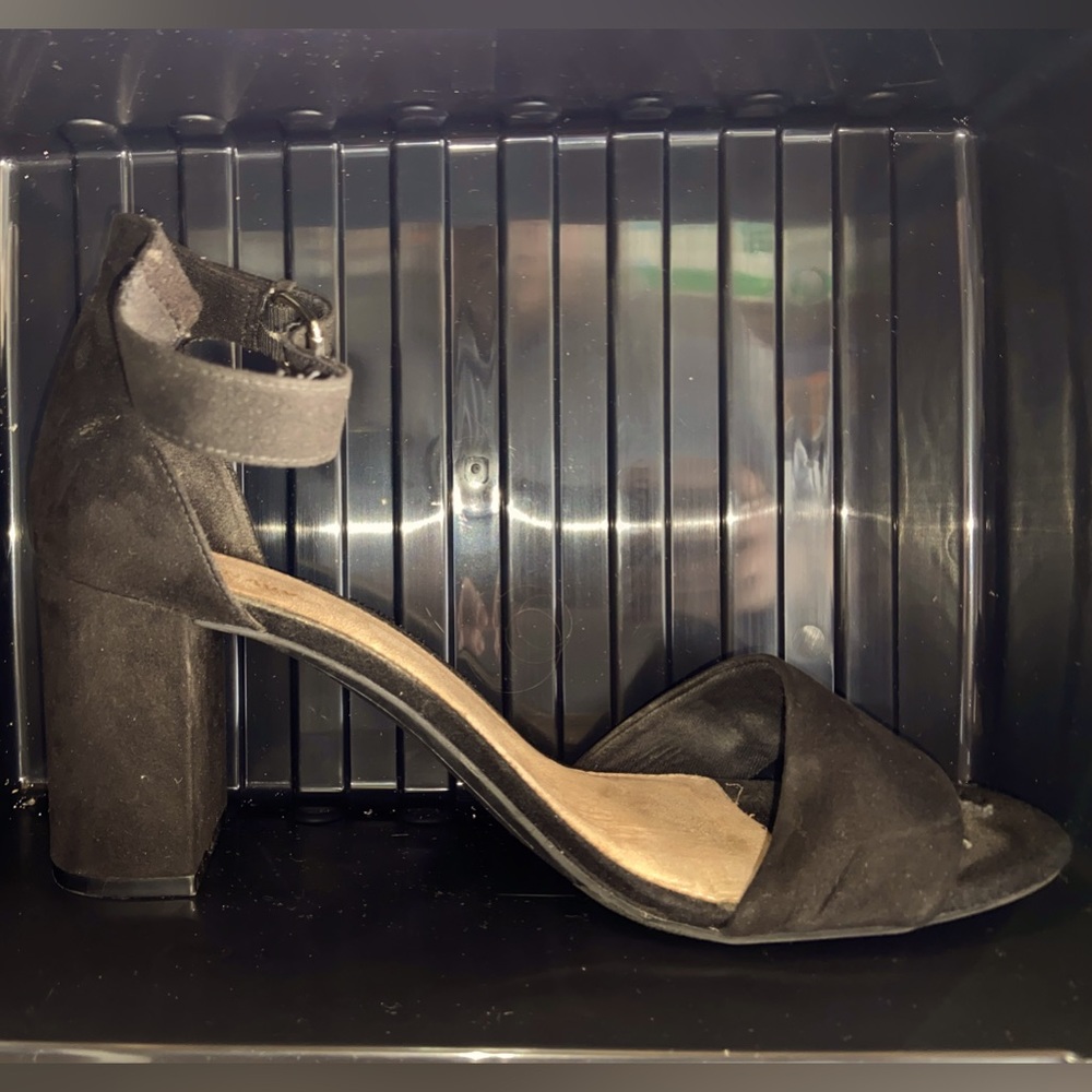 Black block heel